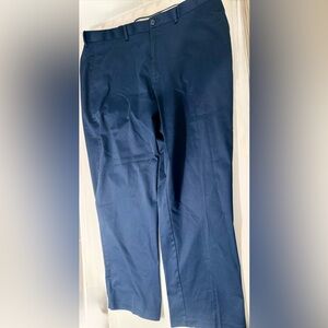 Men's Haggar Premium Iron Free Khakis. Expandable waist